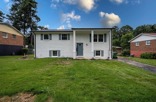 Atlanta House | Elegant and Expansive Home in Atlanta by Deity Villas