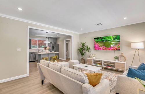 Monrovia House | Elegant and Stylishly Crafted Modern Home