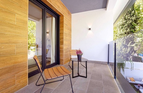 Distrito Norte Sierra Apartment | Elegant apartment with terrace & pool.Arruzafa V