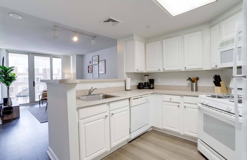 Ballston Apartment | Elegant Apt Near Metro & Eats