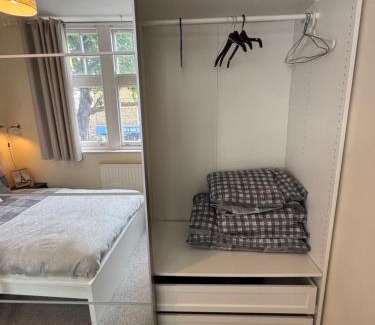 London Borough of Bromley Apartment | Elegant Boutique Flat in Historic Chislehurst