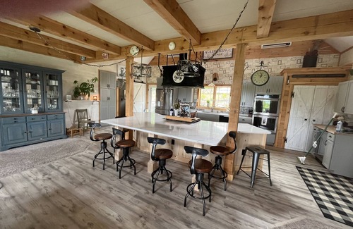 Sanbornton Ski Chalet | Elegant Chalet Mountain Views