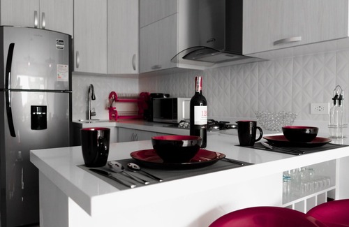 Cali Apartment | Elegant & Cozy 3 Bedroom Apt Near Medical & Sports Center Imbanaco, Wifi AC,Pool