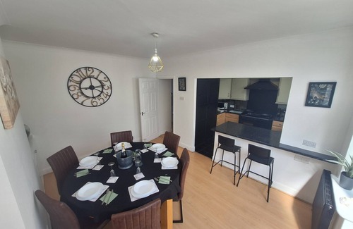 Streatham House | Elegant Home SW16 Near Station Views Flexible Beds