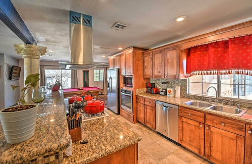 Glen Heather Estates House | Elegant Home w/Pool Table: 3 Mi to Vegas Strip!