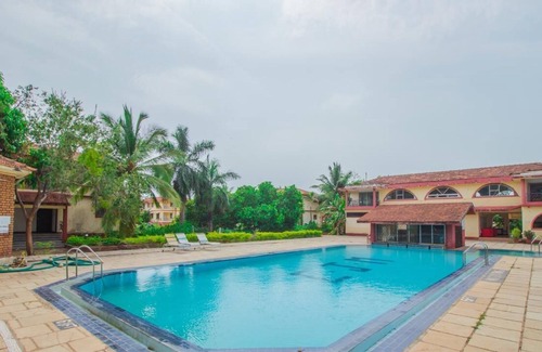 Fatrade House | Elegant Home With Pool-Carmona Beach,Goa