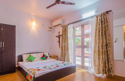 Fatrade House | Elegant Home With Pool-Carmona Beach,Goa