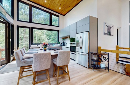 Mineral Bluff Cabin | Elegant home with exceptional outdoor living on the creek