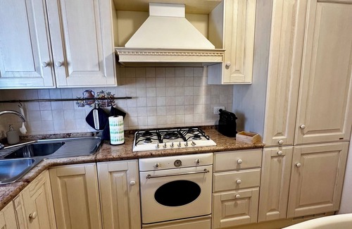 Zona Farini Apartment | Elegant, Isola area, Top!
