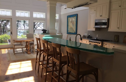 Kennebunkport House | Elegant Kennebunkport seaside . Beautifully landscaped, steps to secluded beach