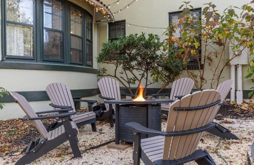Lancaster House | Elegant Lancaster Mansion w/Gameroom & Firepit- Walk To Downtown Lancaster!