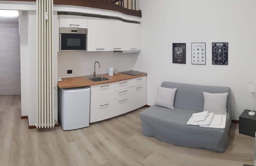 Tricolore Apartment | ELEGANT LOFT MILANO CENTER