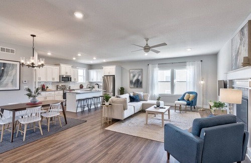 Raytown House | Elegant New Build Home W/Office