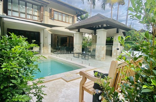Port Douglas Villa | Elegant Ocean Villa.