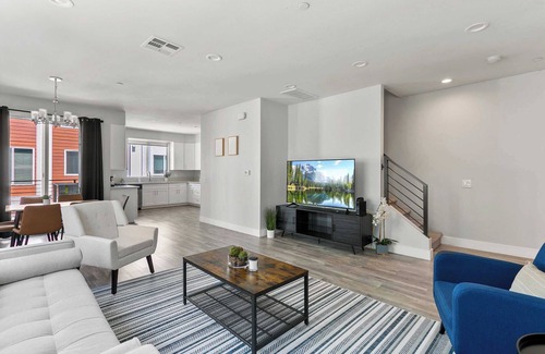 Mount Wilson House | Elegant Retreat on Tweedy Lane: Experience Luxury and Comfort Awaits You! #41853