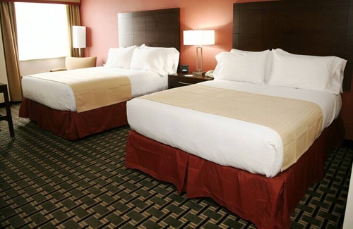 New London House | Elegant Rm for Group Travel! W/ Restaurant & Bar