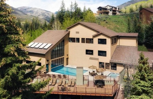 Vail Apartment | Elegant Streamside at Vail Studio with Outdoor Pool