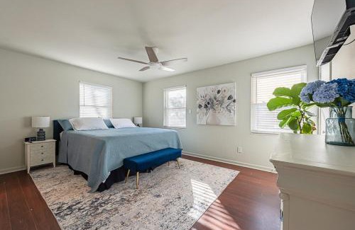 Tallahassee House | Elegant Townhome Retreat with King Bed Near I-10, Capitol, FSU & FAMU
