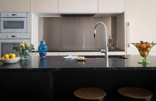 Hudson Apartment | Elegant Townhouse, Hudson center, 3 ensuite baths