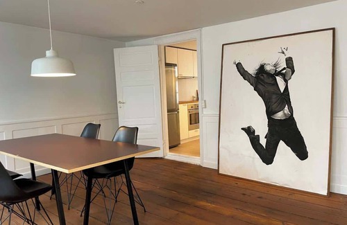 Indre By Apartment | Elegant Townhouse - Steps from Amalienborg