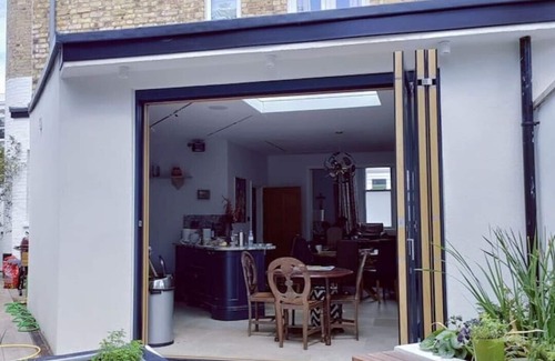 Coldharbour House | Elegant Victorian house in South London. Excellent transport links.