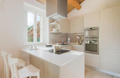 Acqualagna Villa | Elegant Villa with Garden