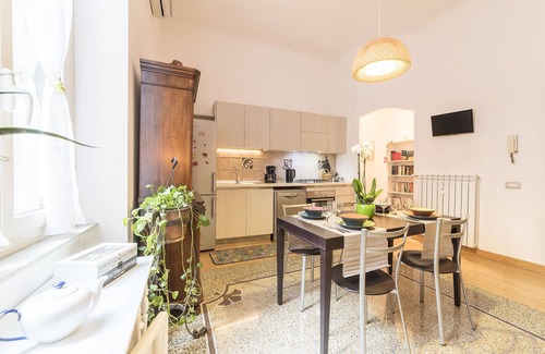 Quartiere XVII Trieste Apartment | Elephant Apartment for 5 people with 2 bathrooms + shared garden