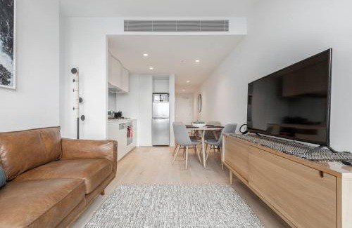 Southbank Apartment | Elevated City Style with a Stunning Outdoor Pool