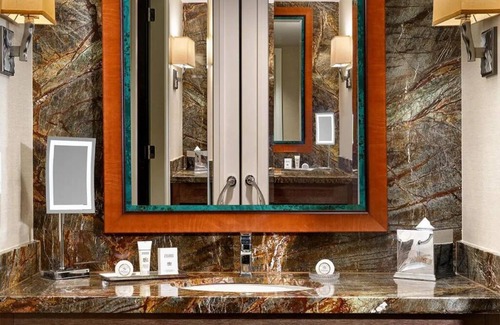 Flagstaff Hotel | Elevated Flagstaff Experience: Luxurious Accommodations & Forest Tranquility