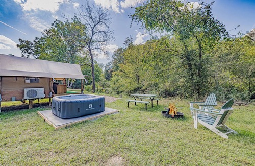 Newport RV Rental | Elevated Glamping with HotTub Near PF, GBurg and Asheville