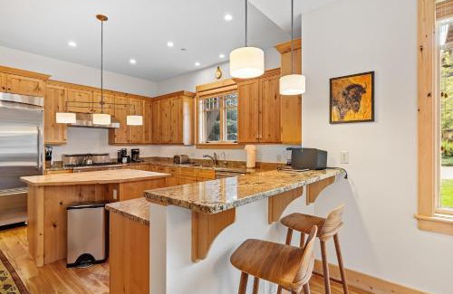 Big Sky House | Elevation 6000 Condo Unit 99-1