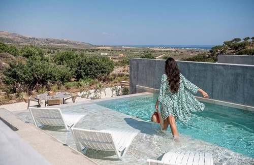 Patsianos House | Elia Luxury Suite with Private Pool