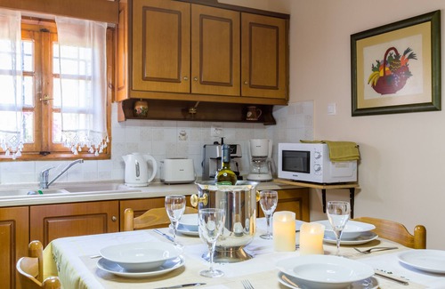 Platanias Town Cottage | Elisavet's House- Cozy house at the center of Platanias