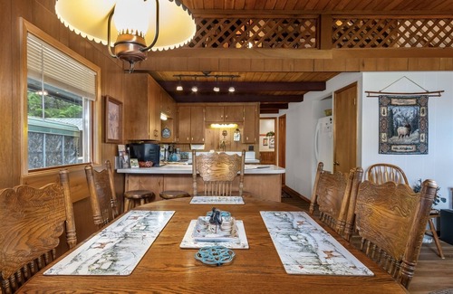 Packwood Cabin | Elk Country Cabin | Woodstove, EV Charger