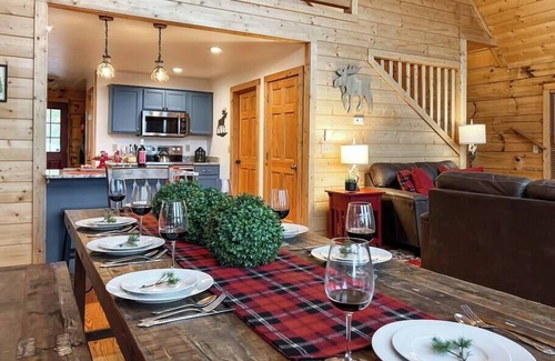 Wolf Laurel Cabin | ELK HAUS-Ski Hatley Pointe-Starlink-Hot Tub