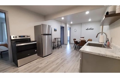 Custer Apartment | Elk Loft in Downtown Custer, Sleeps 8, 2 full bath