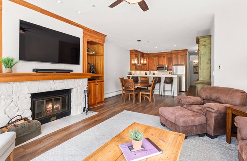Snowmass Village Villa | Elk Mountain Villa in Snowmass: 3 bed with walk-out patio