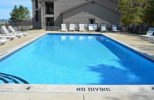 Elk Rapids Condo | ELK RAPIDS/GRAND TRAVERSE BAY CONDO #03