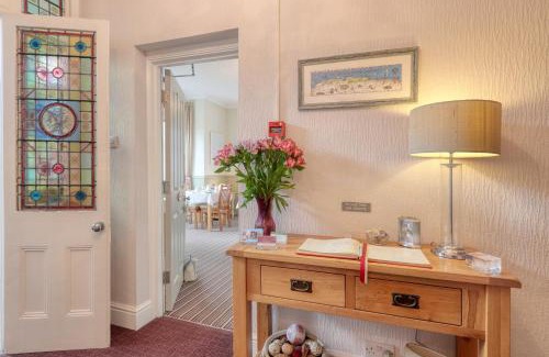 Hunstanton House | Ellinbrook Guest House
