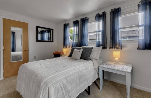 Amherst House | Elm Cottage*2.7 Mi. to UB North & S - Central Air!