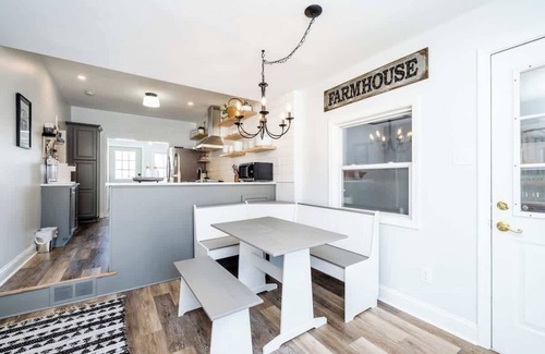 Three Oaks House | Elm St Retreat - 3 Min walk to Downtown Three Oaks
