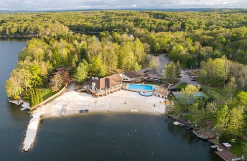 Hamlin Cabin | Elmwood · Elmwood Escape ★ A Cozy Retreat at The Hideout ★
