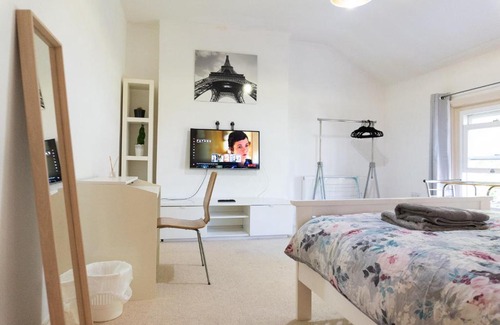Portsmouth House | Elphinstone HomeShare