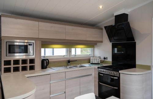 Port Seton Resort | ELVIS, King Of The Caravans, 6 Berth