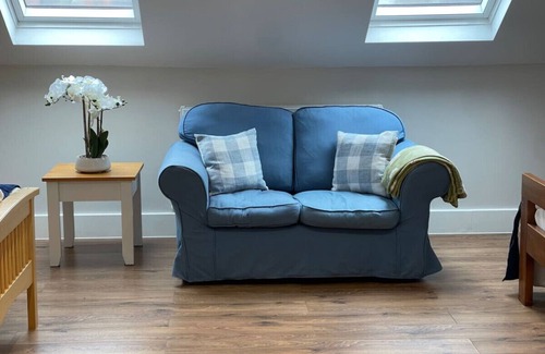 Ely Apartment | Ely city centre, great location, view of Cathedral