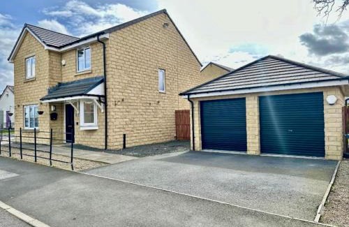 Darlington House | Elysian Escape, modern 5 bedroom house, sleeps 12