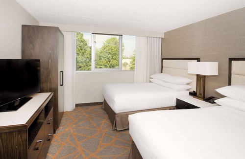 Blue Ash Hotel | Embassy Suites by Hilton Cincinnati Northeast Blue Ash