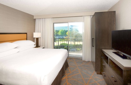 Blue Ash Hotel | Embassy Suites by Hilton Cincinnati Northeast Blue Ash