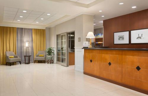 Newark Hotel | Embassy Suites Newark - Wilmington/South