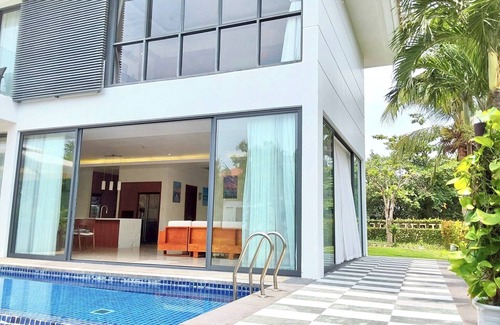 Ngu Hanh Son Villa | Emblemsea 4br at Ocean Resort